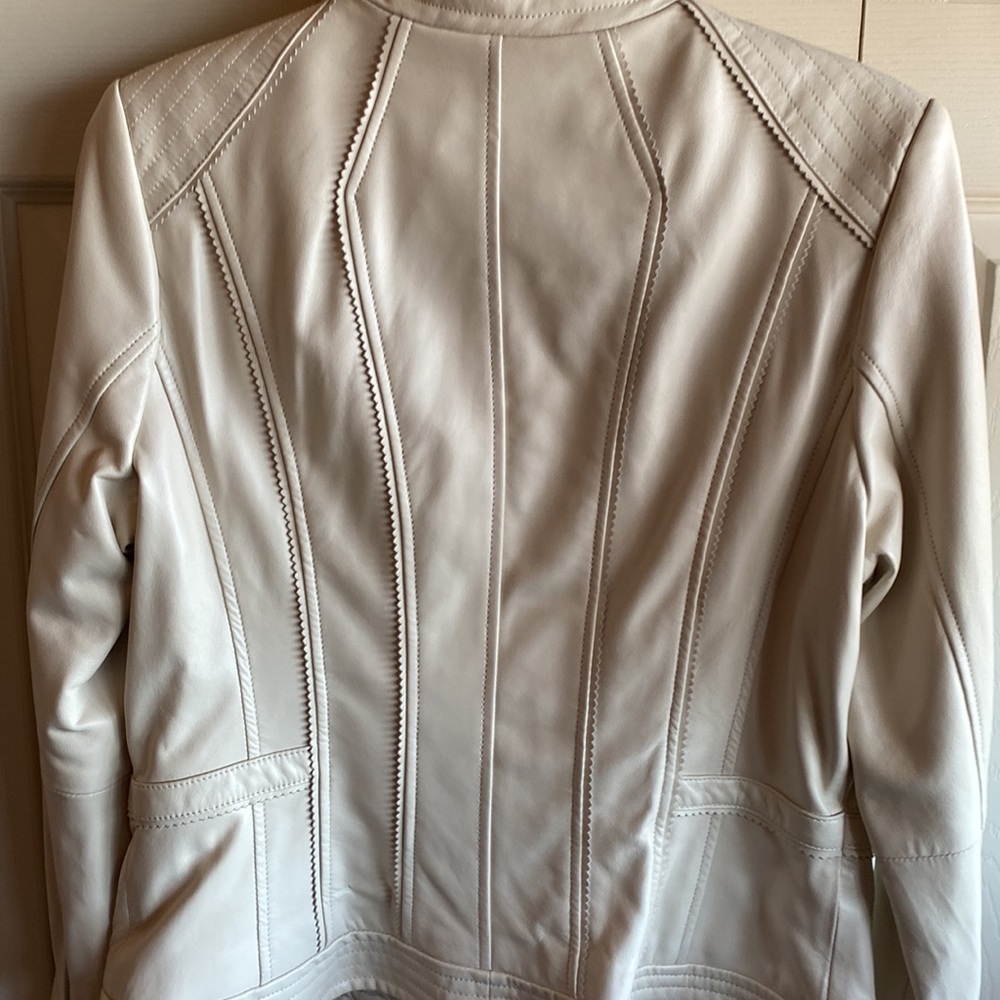 G.I.L.I. EUC Fitted Lined Zipper Close Leather Jacket Size 12 - Picture 7 of 11